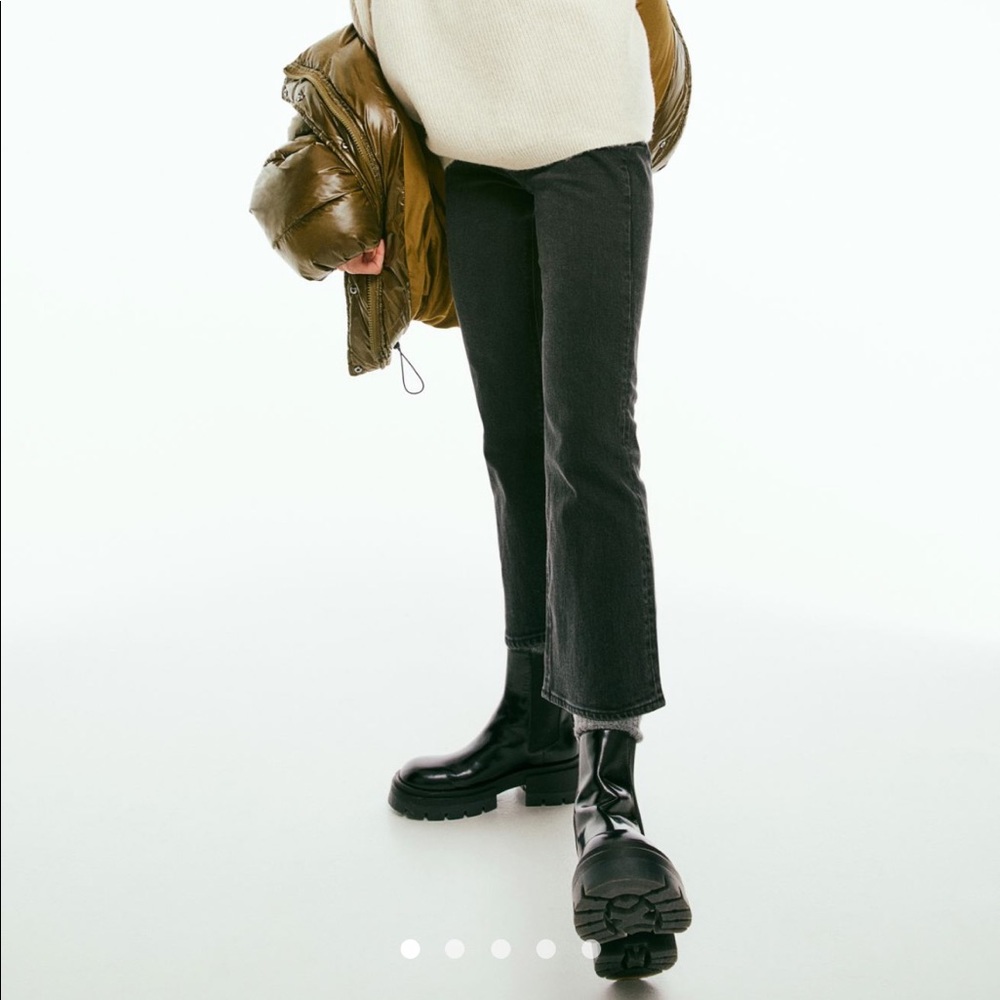 Flared high ankle jeans